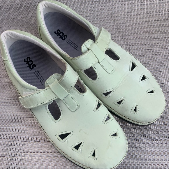 SAS Pistachio Roamer Slip-on VelClosure Size 8WW With Breathable Cut-outside - Picture 12 of 14